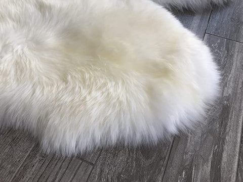 LAMBZY Genuine Sheepskin Silky Area Rug - Thick Strong Bottom Texture Stain Resistant Area Rug - lambzydecor.com