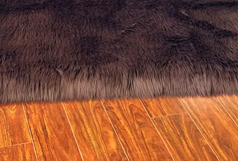 Versatile Faux Sheepskin Border Rug - Adds Coziness to Your Living Space - lambzydecor.com